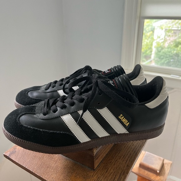 Adidas Samba Classic indoor soccer sneakers - Picture 3 of 7